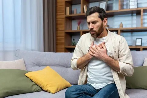 چه زمانی باید در بیماری کرون با پزشک تماس بگیرید؟ | نشانه‌های هشداردهنده را بشناسید