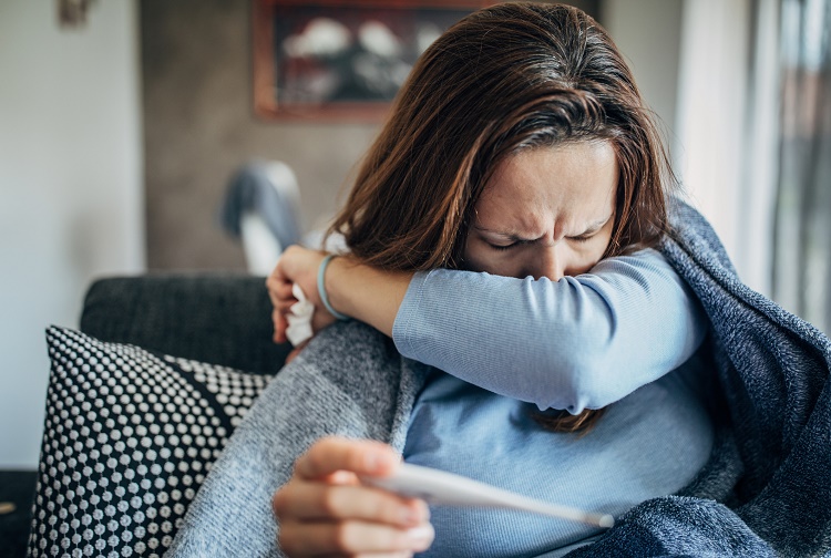 پرهیز از تماس نزدیک با افراد دارای علائم تنفسی